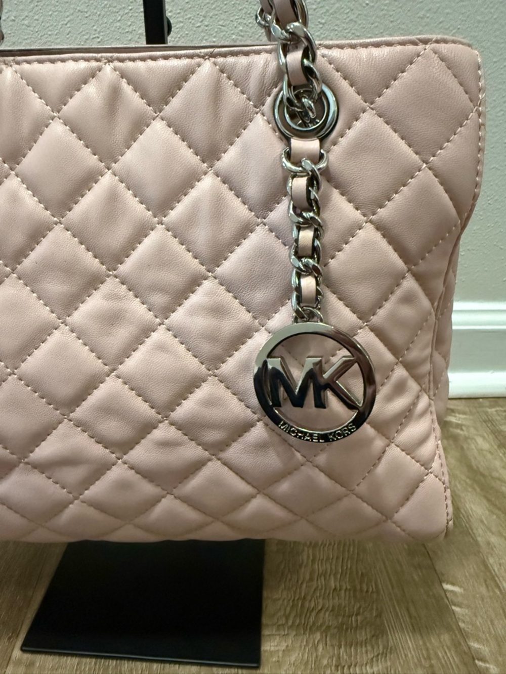 Michael Kors Quilted Pink Shoulder bag - Picture 4 of 9